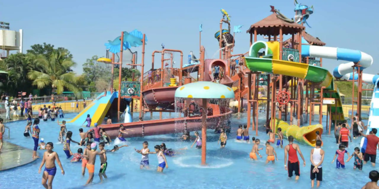 खासगी शाळा-क्लासेसचा ‌‘रिसॉर्टी’ धंदा