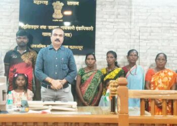 उंबरे-साजगाव येथे दाखले वाटप