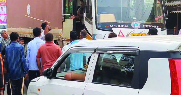 माणगाव शहरात वाहतूक कोंडीची समस्या