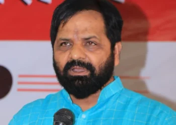 रोजगार मंत्र्याचा विकास अडचणीत