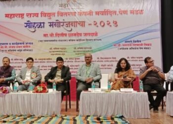 माजी विद्यार्थ्यांकडून सीसीटीव्ही कॅमेरे भेट