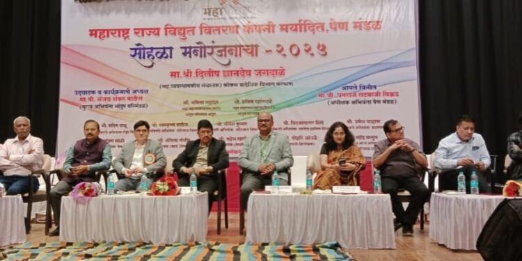 माजी विद्यार्थ्यांकडून सीसीटीव्ही कॅमेरे भेट