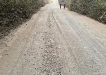 गोळेवाडी मुख्य रस्त्याची चाळण