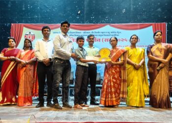 आश्रम शाळेतील विद्यार्थ्यांची मोठी भरारी