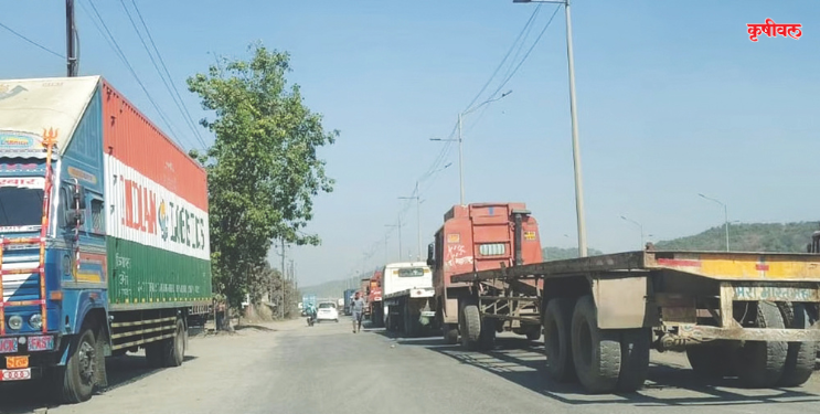 जेएनपीए मार्गावर अवजड वाहतूक