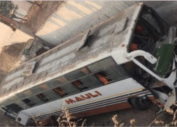 सहलीहून परतताना विद्यार्थ्यांच्या बसचा अपघात