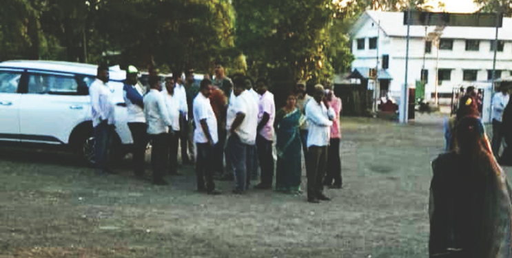 शिंदे गटाच्या कार्यकर्त्यांची गुंडगिरी