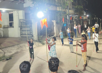 महिलांसाठी लाठी-काठी स्पर्धा