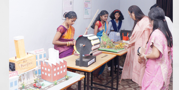 कनिष्ठ महाविद्यालयाचे स्नेहसंमेलन उत्साहात