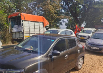 नववर्षाच्या उत्साहात वाहतूक कोंडीचे विघ्न