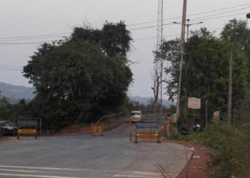 दिशादर्शक फलक नसल्याने पर्यटक संभ्रमात