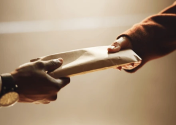 अठरा लाचखोरांना एसीबीचा दणका