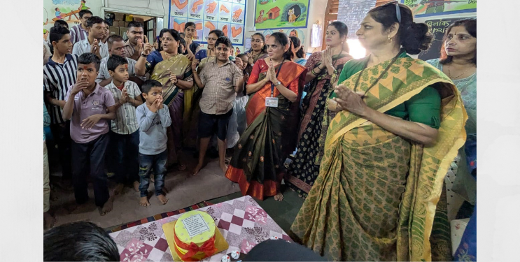 मतिमंद मुलांचा सामुदायिक वाढदिवस साजरा