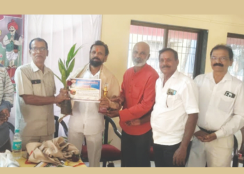 चंद्रकांत लोखंडेंना आदर्श शेतकरी पुरस्कार