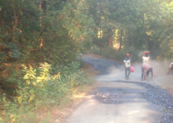 सुरेश खैरे यांच्या प्रयत्नातून रस्त्याची डागडुजी