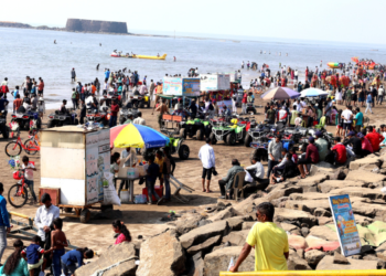 जिल्ह्यातील पर्यटन स्थळे गजबजली