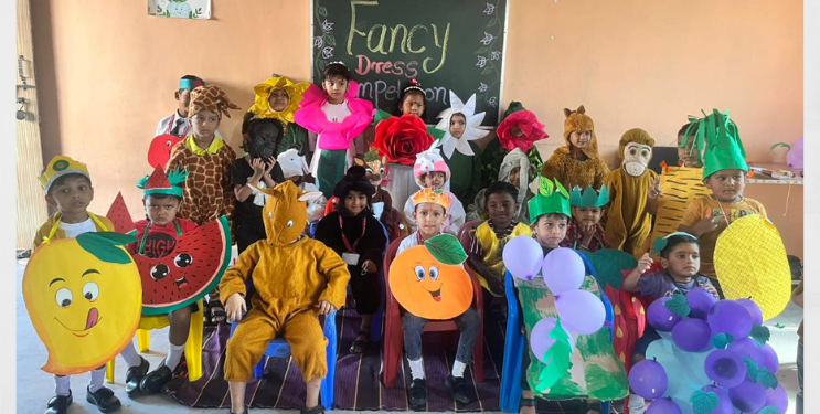 फॅन्सी ड्रेस स्पर्धेला उत्स्फूर्त प्रतिसाद