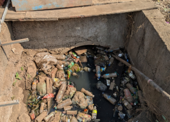 माणगाव शहरातील गटारे तुडुंब