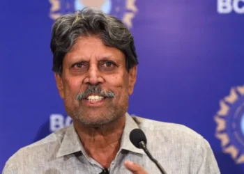 पैशासाठी नको, देशासाठी खेळा!