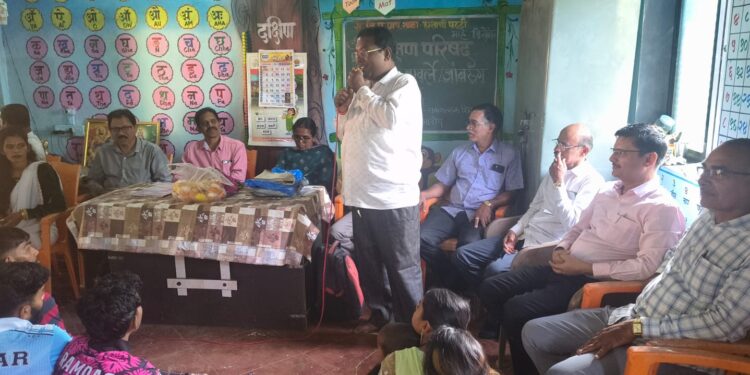 खालापुरातील शिक्षक, केंद्रप्रमुखांची शाळेला दांडी