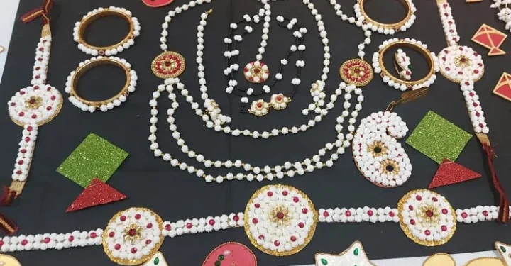 मकर संक्रांतीसाठी हलव्याच्या दागिन्यांना मागणी