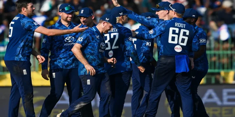 इंग्लंडचा सामन्यासह मालिका विजय