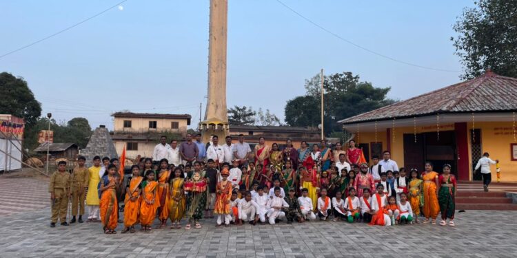 विद्यार्थ्यांनी जागवली क्रांतीची मशाल