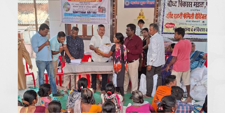 गरजूंना मोफत धान्य, ब्लॅंकेट वाटप