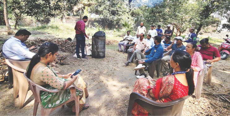 बोरीपाखाडी येथे बायोचारनिर्मिती प्रशिक्षण