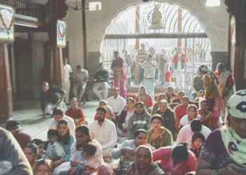 नवीन वर्षाच्या पहिल्या दिवशी बल्लाळेश्वराच्या दर्शनासाठी रांगा