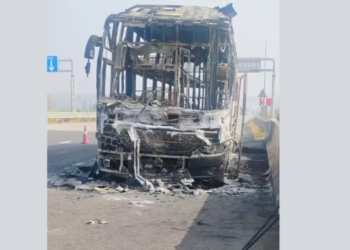 समृद्धी महामार्गावर ट्रॅव्हल्स बसला भीषण आग