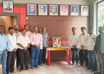 अलिबागमध्ये ठिकठिकाणी नाना पाटील यांची पुण्यतिथी साजरी