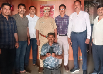 मोबाईल चोरट्याला अटक