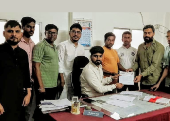 रस्त्याचा ठेका रद्द करून नव्याने निविदा काढा