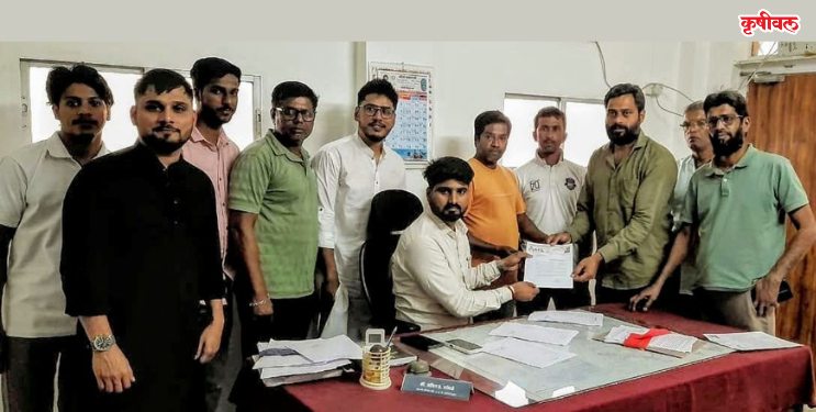 रस्त्याचा ठेका रद्द करून नव्याने निविदा काढा