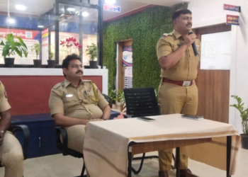 सोशल मीडियाचा वापर मर्यादित ठेवा