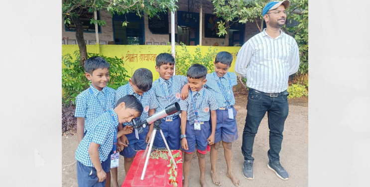 विद्यार्थ्यांनी परसबागेतून केले पक्षी निरीक्षण