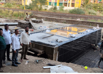 सुजित धनगर रेल्वे प्रशासनाशी भिडले