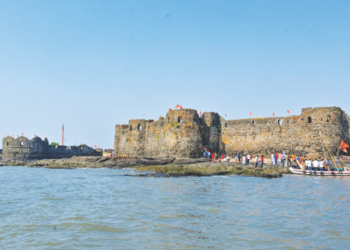 पद्मदुर्गावर अवतरली शिवशाही