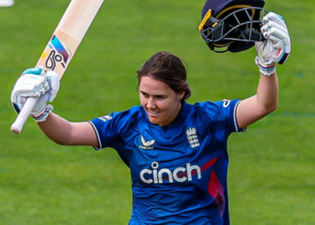 नॅट सायव्हर ब्रंटने रचला इतिहास