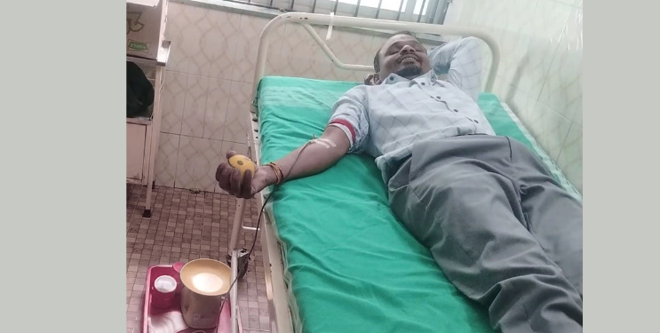 रक्तदान शिबिरात 32 बाटल्यांचे संकलन