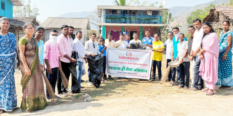 सोनगावात स्वच्छता मोहीम उपक्रम