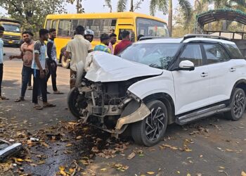 नेरळ-कळंब राज्यमार्ग रस्त्यावर भीषण अपघात