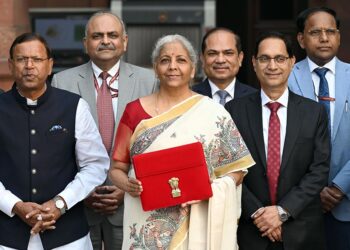 केंद्रीय अर्थसंकल्प सादर