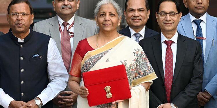 केंद्रीय अर्थसंकल्प सादर