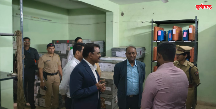 मुख्य निवडणूक आयुक्तांची स्ट्राँग रूमला भेट