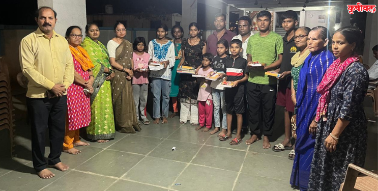 भीषण आगीत होरपळलेल्या विद्यार्थ्यांना शिक्षणाची उब