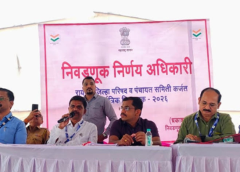 निवडणूक साहित्य मतदान केंद्राकडे रवाना