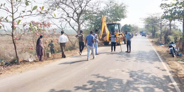 प्रवेशद्वार स्वच्छतेसाठी सरसावले हात