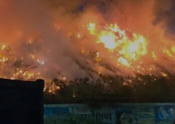 तुर्भे डंपिंग ग्राउंडला भीषण आग